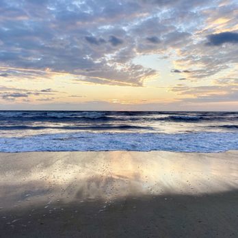 Ramada Plaza by Wyndham Nags Head Oceanfront - Sunrise - Hotels Near Me - Kill Devil Hills, North Carolina