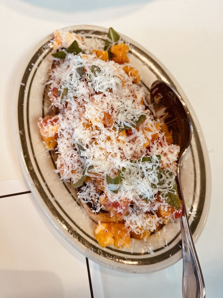 Jon & Vinny's Fairfax