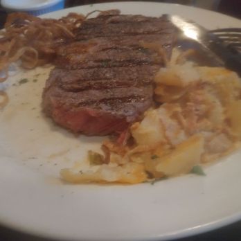 Weidmann's Restaurant - Prime rib dry cold red had to ask for aux jus. Swapped for red fish see next pic - Steakhouses Near Me - Meridian, Mississippi
