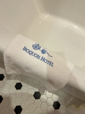 Hotel Iroquois by null