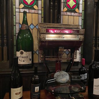 Sperry's Restaurant - Decor - Steakhouses Near Me - Franklin, Tennessee
