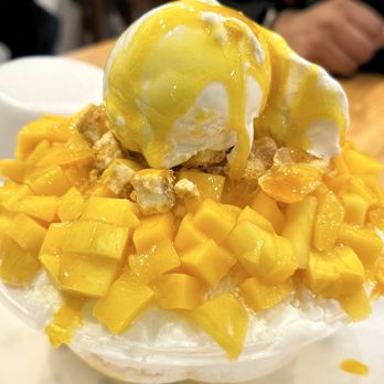 Cafe Leah - Mango cheesecake bingsoo - Desserts Near Me - Palisades Park, New Jersey Cafe Leah - Mango cheesecake bingsoo - Desserts Near Me - Palisades Park, New Jersey