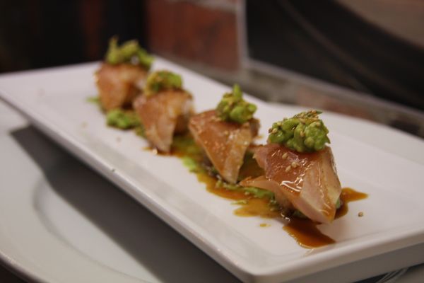 VICTOR'S SUSHI by null