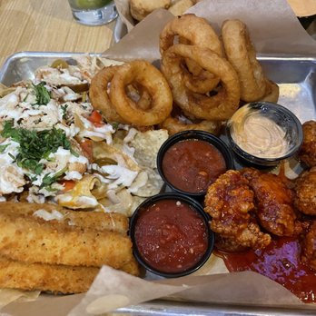 Buffalo Wild Wings - House sampler - Chicken Wings Near Me - North Brunswick Township, New Jersey
