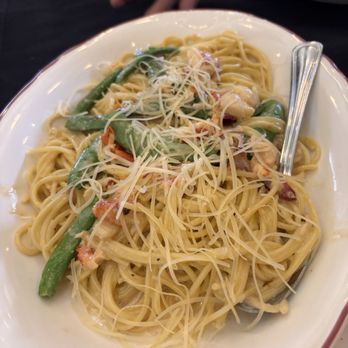 Maggiano's - Chef KB's Lobster Carbonara - Italian Near Me - Houston, Texas Maggiano's - Chef KB's Lobster Carbonara - Italian Near Me - Houston, Texas