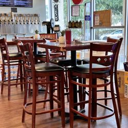 Beach Liquors - Sitting and sipping area