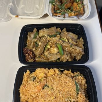 AT Kitchen - Crab Rangoon nachos, Thai fried rice, crispy pad see ew - Food Trucks Near Me - San Jose, California