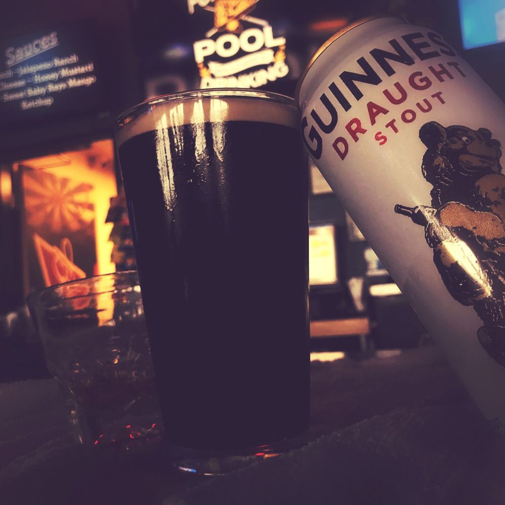 Bob's Blue Collar Tavern - Guinness Draught Stout - Sports Bars Near Me - Elgin, Texas