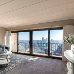 Grandview Pointe - Living room with city view of downtown Pittsburgh
