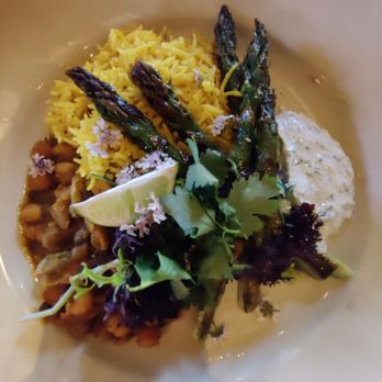 Chez Panisse - Indian spiced chickpea, grilled asparagus, yogurt - New American Near Me - Berkeley, California