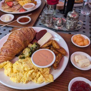 Utopia Caffe - French and American platter - Breakfast & Brunch Near Me - Tustin, California Utopia Caffe - French and American platter - Breakfast & Brunch Near Me - Tustin, California