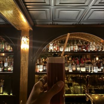Alice - Cocktail Bars Near Me - Omaha, Nebraska