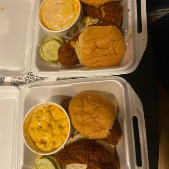 Dave's Hot Chicken - Chicken Shop Near Me - Chicago, Illinois