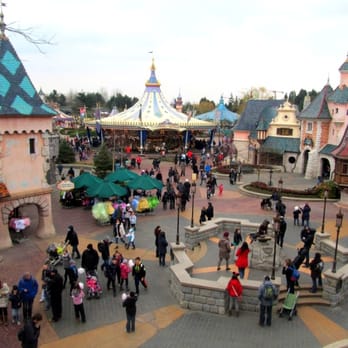 Sleeping Beauty Castle - View onto Fantasyland from the castle - Amusement Parks Near Me - Marne La Vallée, 77