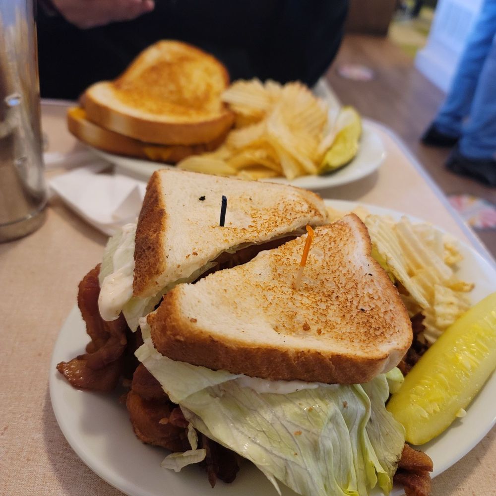 Crown Candy Kitchen - Blt and roast beef melt - Candy Stores Near Me - St. Louis, Missouri Crown Candy Kitchen - Blt and roast beef melt - Candy Stores Near Me - St. Louis, Missouri