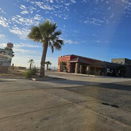 Exterior photo of G Wash - Hesperia, California Exterior photo of G Wash - Hesperia, California