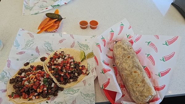 Axel’s Taco Shop by null