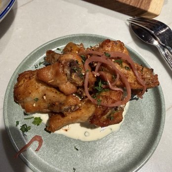 The Beverly - Smoked chicken wings - American Near Me - Berkley, Michigan