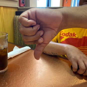 Another Broken Egg Cafe - Thumbs down for us - Breakfast & Brunch Near Me - Jacksonville, Florida