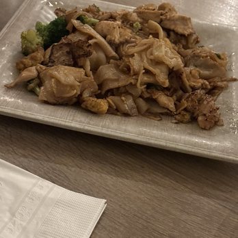 New Thai Bistro - Pad Se-Ew - Thai Near Me - Pleasanton, California
