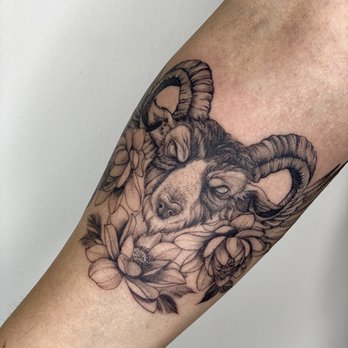 Mateo Studio LA - floral and animal tattoo - Tattoo Near Me - Los Angeles, California Mateo Studio LA - floral and animal tattoo - Tattoo Near Me - Los Angeles, California