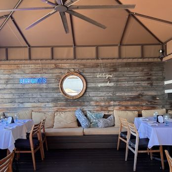Fleetwood's on Front St - New American Near Me - Lahaina, Hawaii