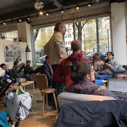 Café de la Presse - Lively atmosphere