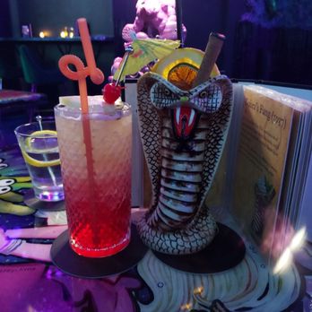 Endless Bummer - Bay Breeze (l), Cobra's Fang (r) - Tiki Bars Near Me - Houston, Texas