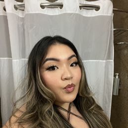This was my hair length 1 week before going to Diane and it was also blown out in this photo. This was my hair length 1 week before going to Diane and it was also blown out in this photo.