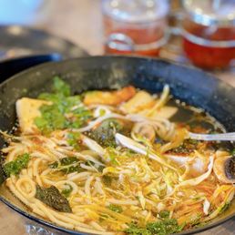 Hue Style Spicy Beef Vermicelli Soup / Bún Bò Huế / 辣牛肉粉