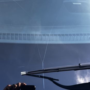Car Spa - Damage - crack to windshield - Car Wash Near Me - Dallas, Texas Car Spa - Damage - crack to windshield - Car Wash Near Me - Dallas, Texas