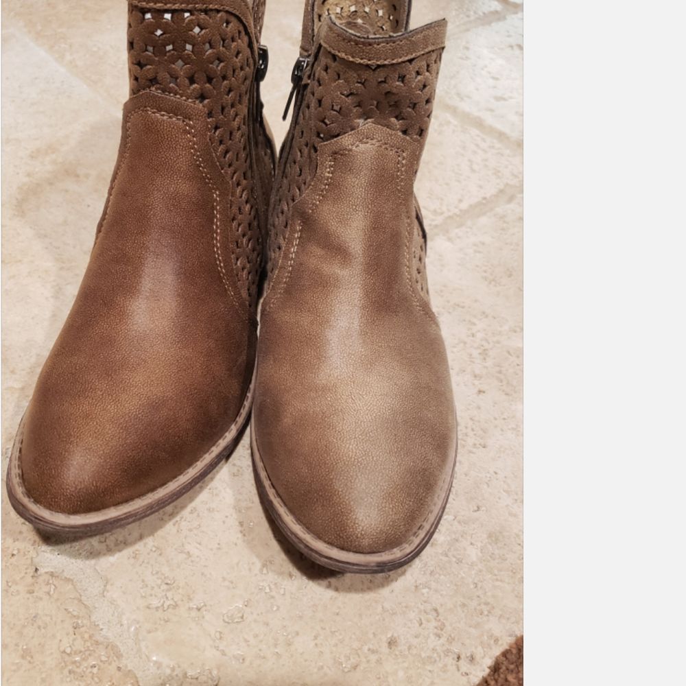 Nellie Mae - My sand colored boot next to the ones they sent claiming it's tan. - Women's Clothing Near Me - Tuscumbia, Alabama Nellie Mae - My sand colored boot next to the ones they sent claiming it's tan. - Women's Clothing Near Me - Tuscumbia, Alabama