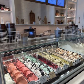 Bacio di Latte - Inside - Ice Cream & Frozen Yogurt Near Me - Los Angeles, California
