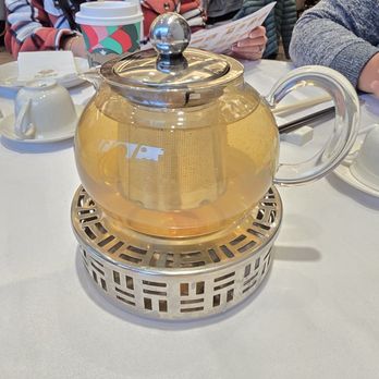 Sea Harbour Seafood Restaurant - Hot Tea - Dim Sum Near Me - Richmond, British Columbia