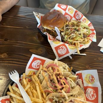 Chase the Taste - Fish Tacos Og Borracho Burger - New American Near Me - El Paso, Texas