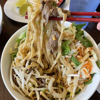 Phnom Penh Noodle Shack - Regular Ba-Bong ($15 w +$1 big egg noodle) mixed up - Cambodian Near Me - Long Beach, California Phnom Penh Noodle Shack - Regular Ba-Bong ($15 w +$1 big egg noodle) mixed up - Cambodian Near Me - Long Beach, California