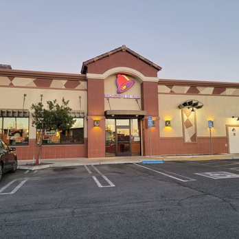 Taco Bell - Front of Taco Bell - Fast Food Near Me - Fontana, California Taco Bell - Front of Taco Bell - Fast Food Near Me - Fontana, California