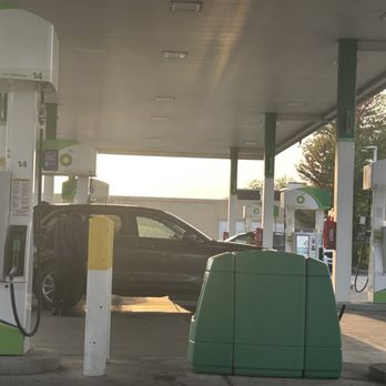 Grahams Marketplace - Gas Stations Near Me - Skokie, Illinois Grahams Marketplace - Gas Stations Near Me - Skokie, Illinois