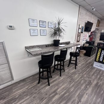 Black's Tire & Auto Service - Nice work area for customers in the waiting room. - Tires Near Me - Dillon, South Carolina Black's Tire & Auto Service - Nice work area for customers in the waiting room. - Tires Near Me - Dillon, South Carolina
