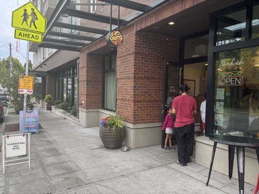 Swing Sandwiches and Pizza by null