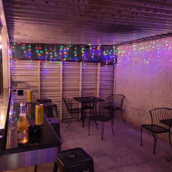 Bucky's Cocktail Lounge - Patio with overhang - Cocktail Bars Near Me - San Mateo, California