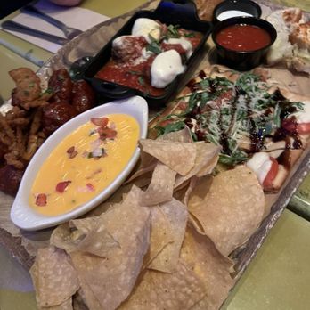 T-Rex Cafe - Appetizer sampler - American Near Me - Lake Buena Vista, Florida