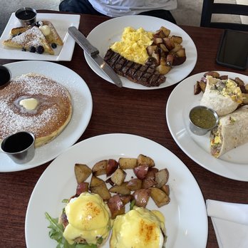 Manny's Steakhouse - Pancakes, French toast, steak burrito, steak and eggs and crab Benedict - Steakhouses Near Me - Vallejo, California