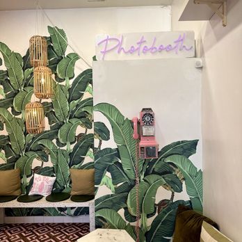 The Palm Coffee Bar - Decor inside - Coffee & Tea Near Me - Burbank, California The Palm Coffee Bar - Decor inside - Coffee & Tea Near Me - Burbank, California