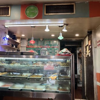 Lahori Kabab Restaurant - Display case of hot cooked foods - Pakistani Near Me - New York, New York Lahori Kabab Restaurant - Display case of hot cooked foods - Pakistani Near Me - New York, New York