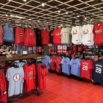 Rally House Baytowne Square - Sports Wear Near Me - Champaign, Illinois Rally House Baytowne Square - Sports Wear Near Me - Champaign, Illinois