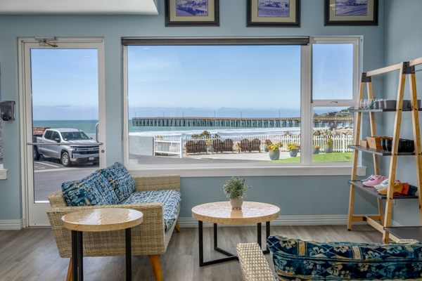 Shoreline Inn by null