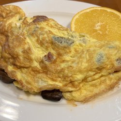 Hillside Cafe - Mushroom Cheese Omelette