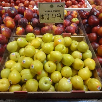 Delicious Orchards - Lemon Plums, at Delicious Orchards in Colt's Neck, NJ. - Fruits & Veggies Near Me - Colts Neck, New Jersey