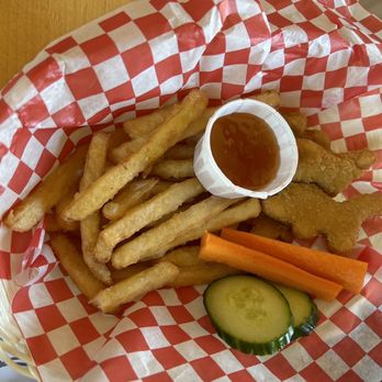 Wilno Tavern - Kids meal - dino buddies - Bars Near Me - Wilno, Ontario